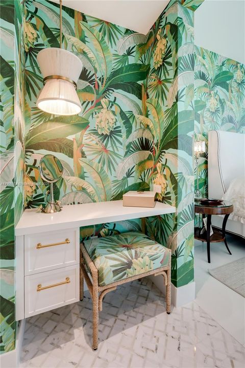 Active With Contract: $6,493,000 (3 beds, 3 baths, 2763 Square Feet)