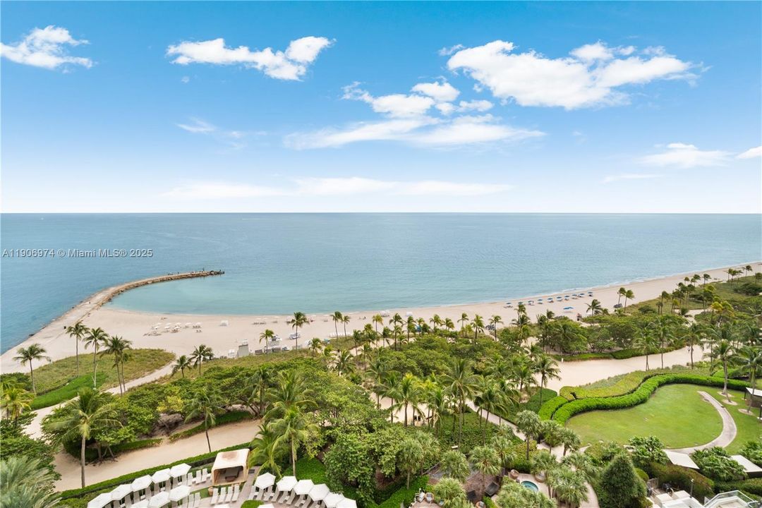 Active With Contract: $6,493,000 (3 beds, 3 baths, 2763 Square Feet)