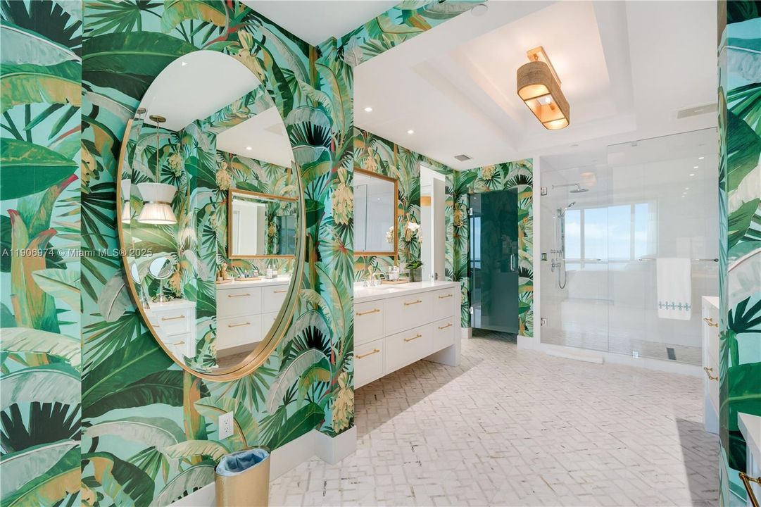 Active With Contract: $6,493,000 (3 beds, 3 baths, 2763 Square Feet)