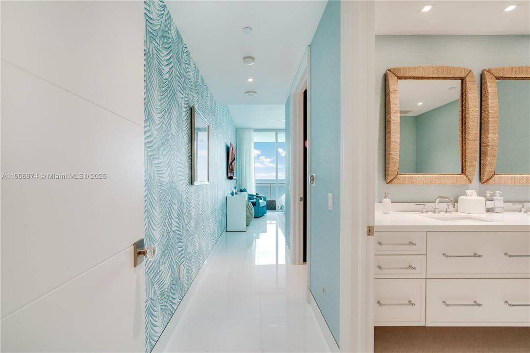 Active With Contract: $6,493,000 (3 beds, 3 baths, 2763 Square Feet)