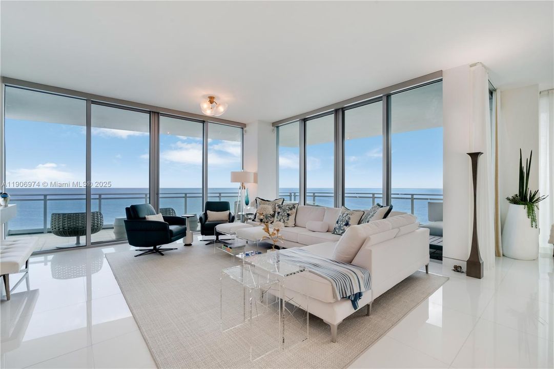 Active With Contract: $6,493,000 (3 beds, 3 baths, 2763 Square Feet)