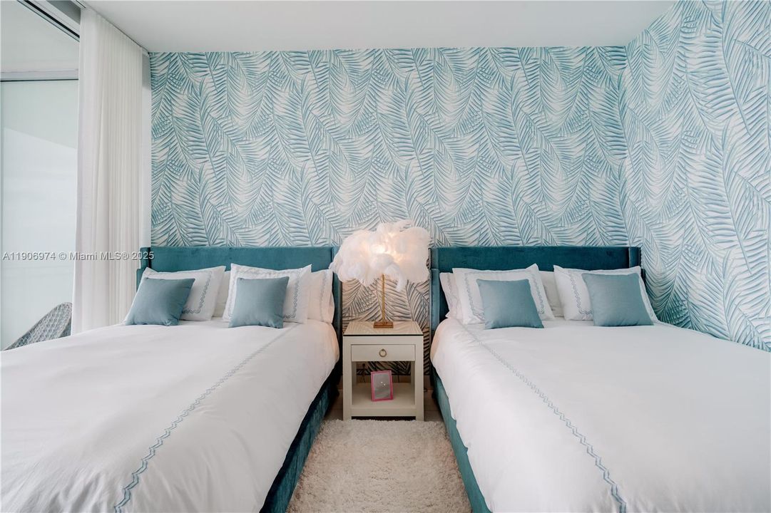 Active With Contract: $6,493,000 (3 beds, 3 baths, 2763 Square Feet)