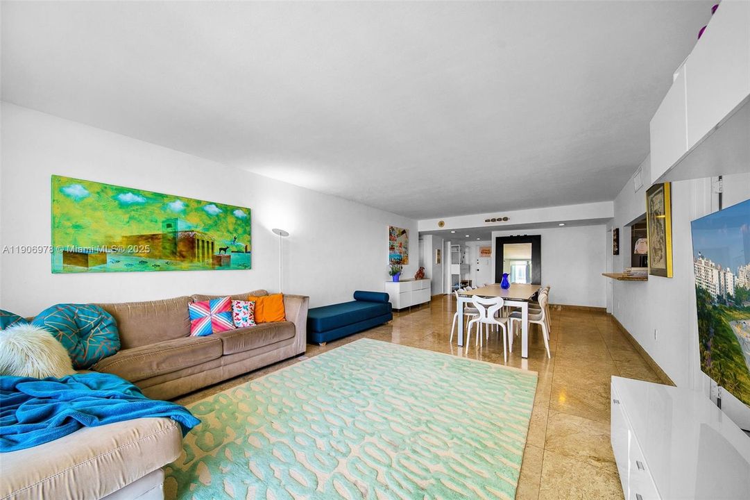 For Sale: $830,000 (2 beds, 2 baths, 1909 Square Feet)