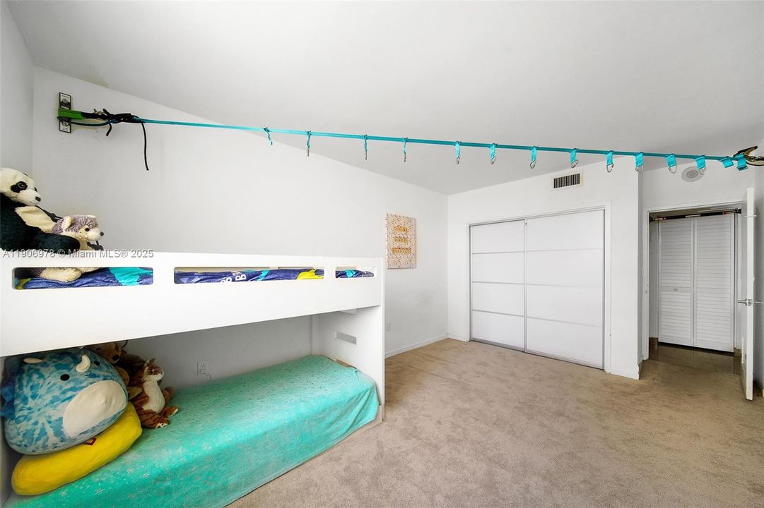 For Sale: $830,000 (2 beds, 2 baths, 1909 Square Feet)