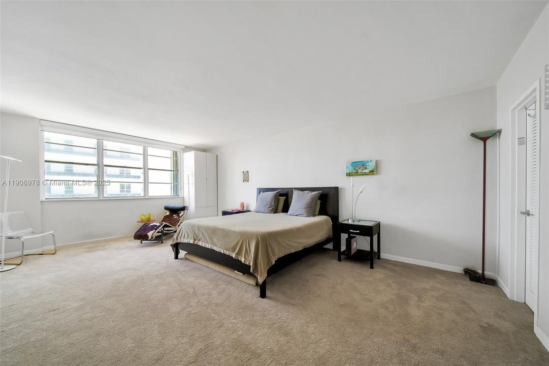 For Sale: $830,000 (2 beds, 2 baths, 1909 Square Feet)