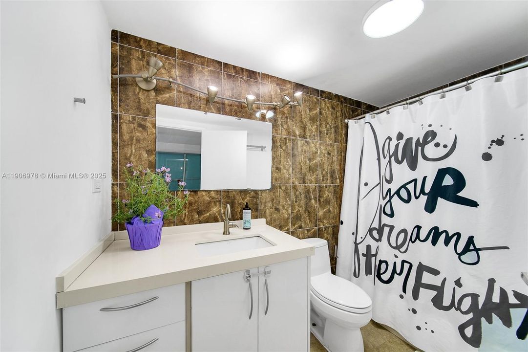 For Sale: $830,000 (2 beds, 2 baths, 1909 Square Feet)