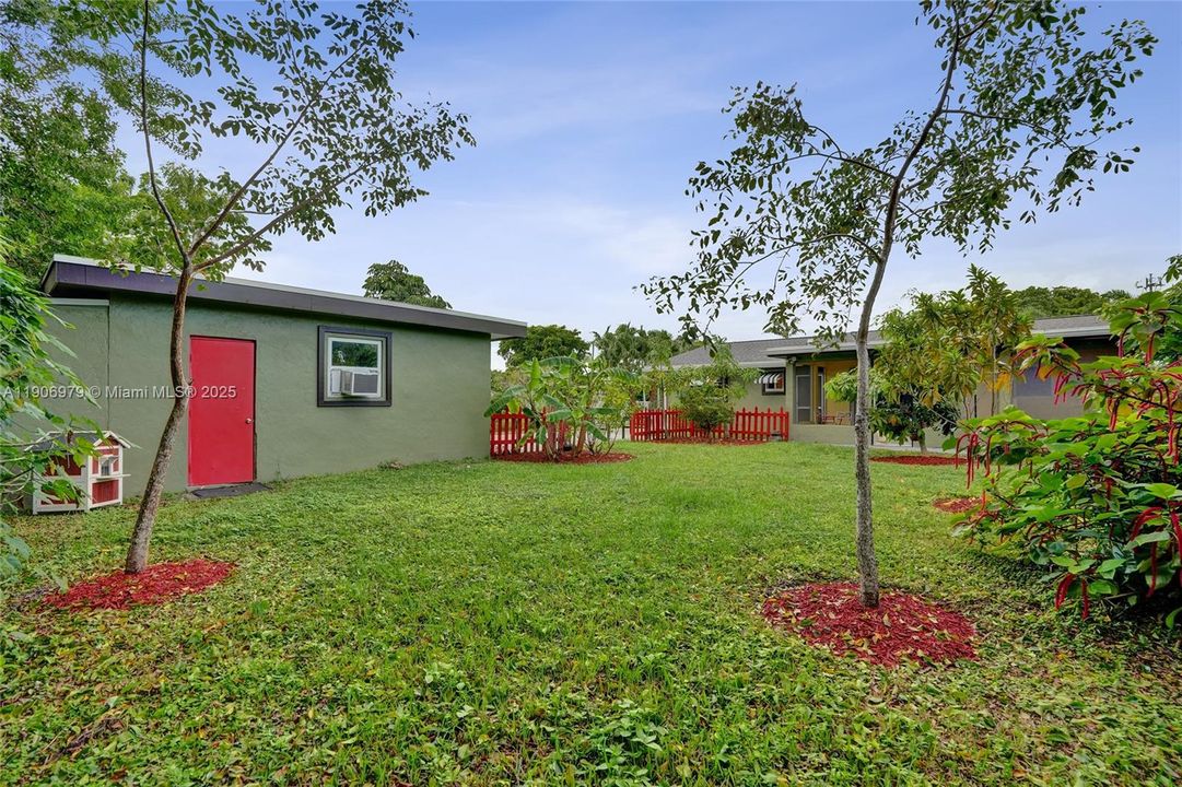 Active With Contract: $450,000 (3 beds, 2 baths, 1087 Square Feet)