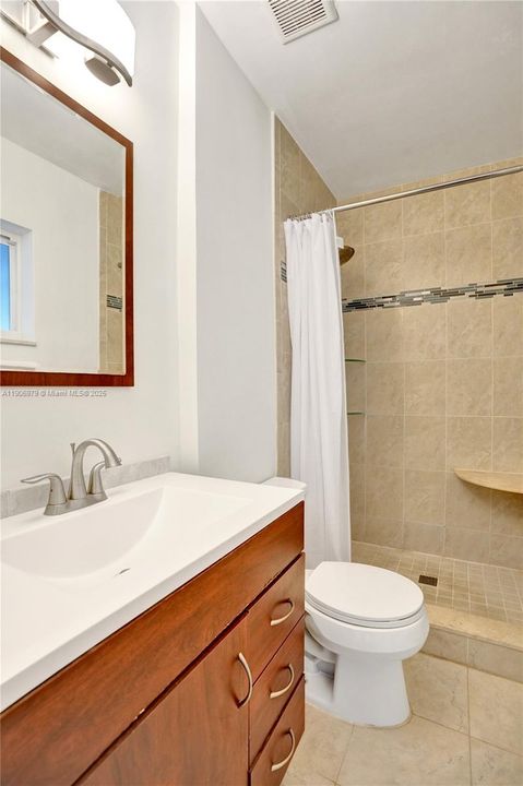 Active With Contract: $450,000 (3 beds, 2 baths, 1087 Square Feet)