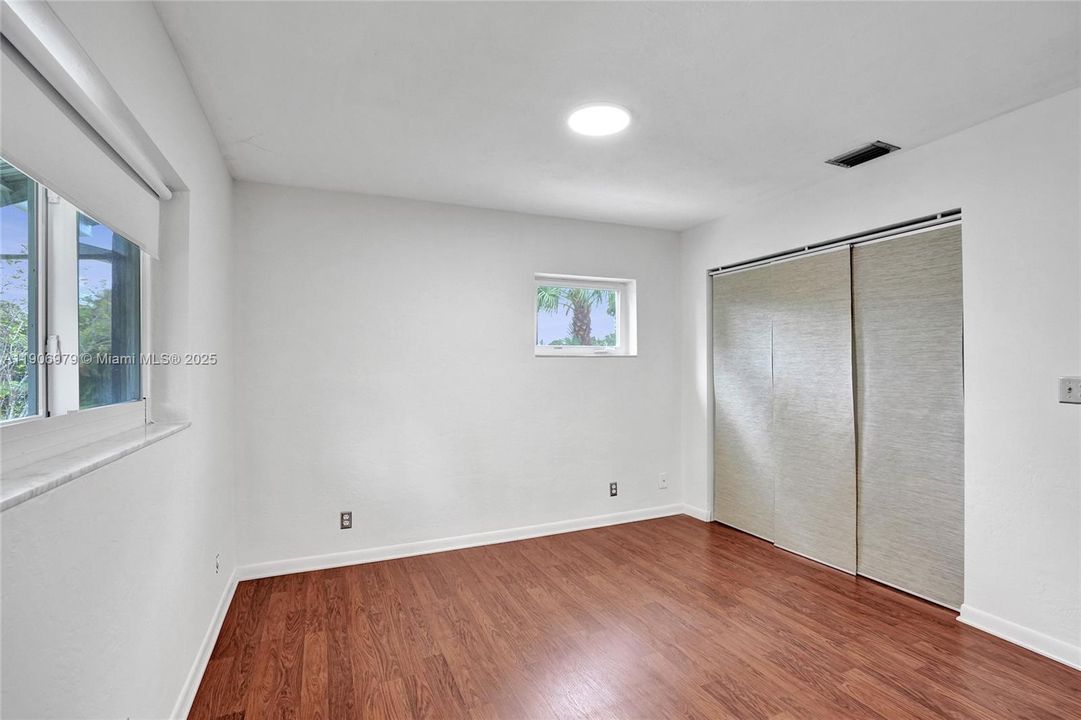 Active With Contract: $450,000 (3 beds, 2 baths, 1087 Square Feet)