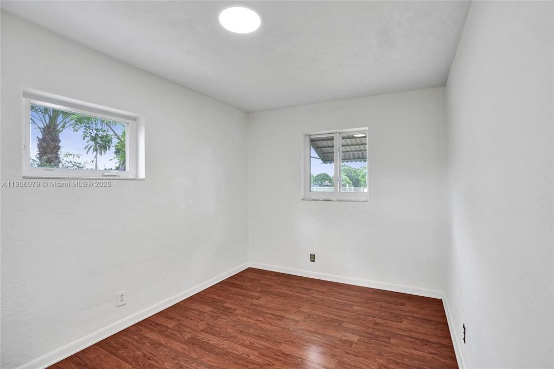 Active With Contract: $450,000 (3 beds, 2 baths, 1087 Square Feet)