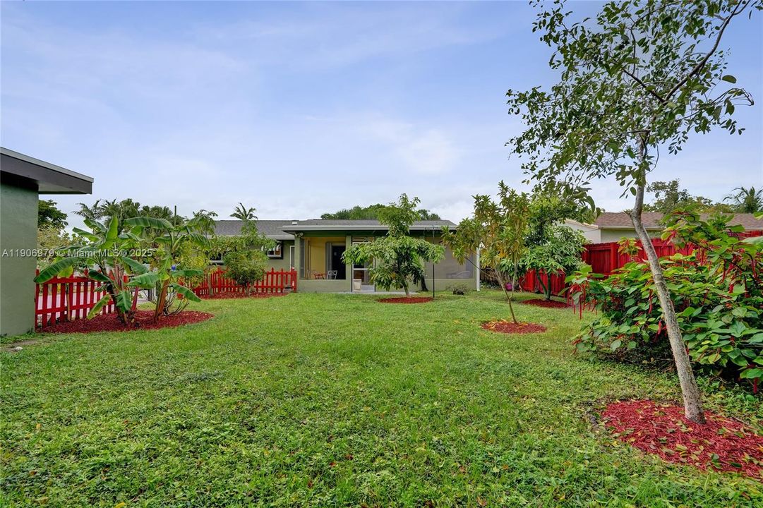 Active With Contract: $450,000 (3 beds, 2 baths, 1087 Square Feet)