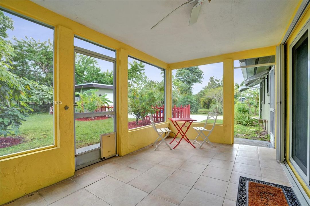 Active With Contract: $450,000 (3 beds, 2 baths, 1087 Square Feet)