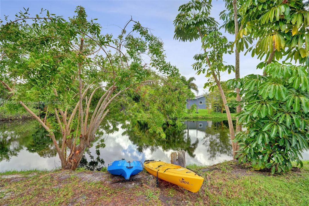 Active With Contract: $450,000 (3 beds, 2 baths, 1087 Square Feet)