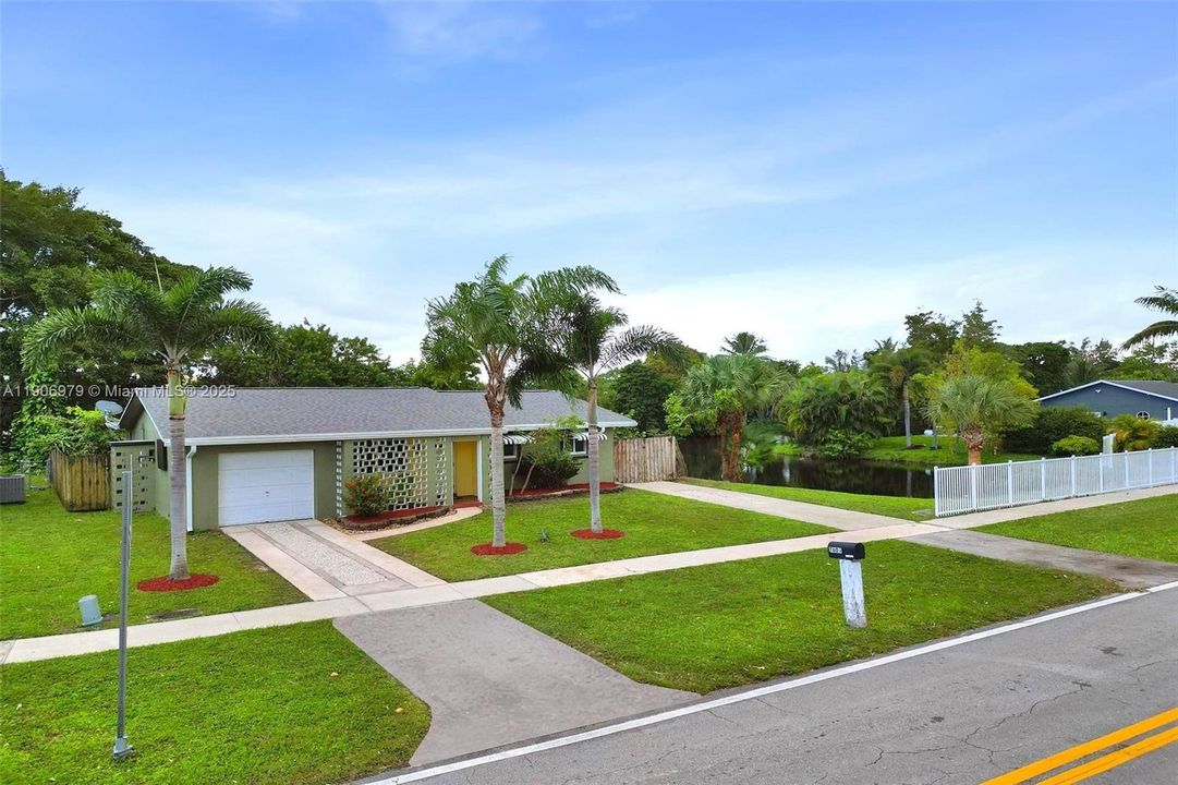 Active With Contract: $450,000 (3 beds, 2 baths, 1087 Square Feet)