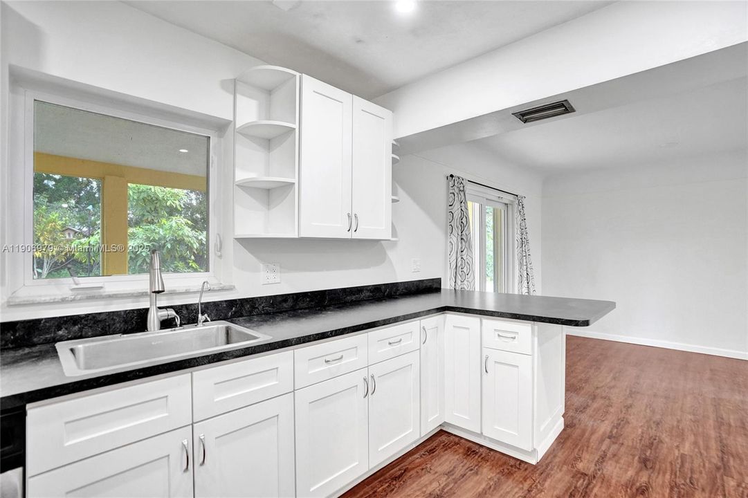 Active With Contract: $450,000 (3 beds, 2 baths, 1087 Square Feet)