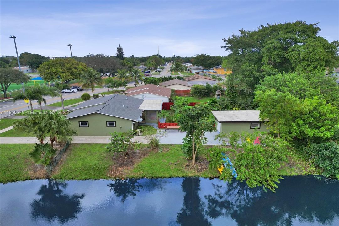 Active With Contract: $450,000 (3 beds, 2 baths, 1087 Square Feet)