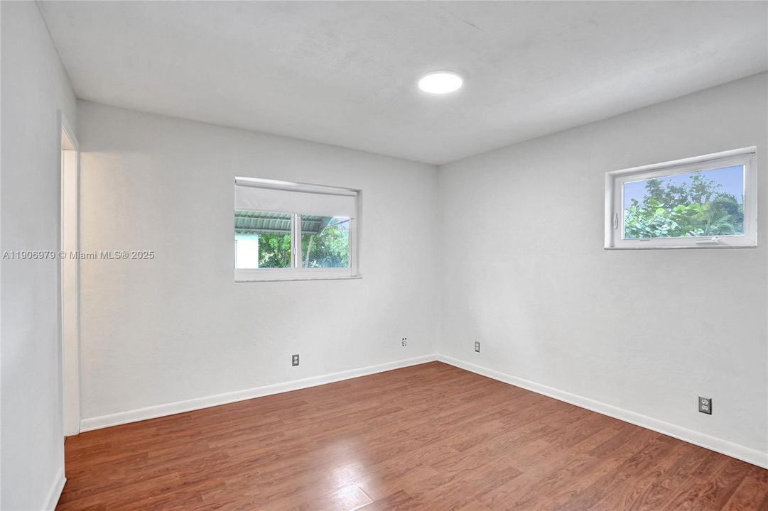 Active With Contract: $450,000 (3 beds, 2 baths, 1087 Square Feet)