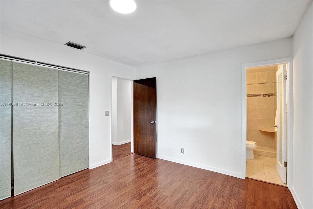 Active With Contract: $450,000 (3 beds, 2 baths, 1087 Square Feet)