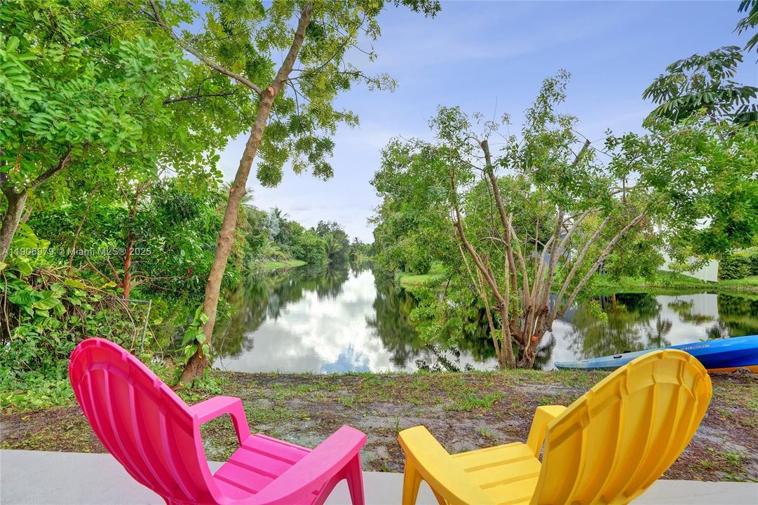 Active With Contract: $450,000 (3 beds, 2 baths, 1087 Square Feet)