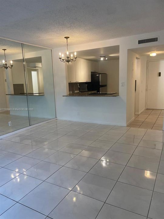 最近租的: $1,535 (1 贝兹, 1 浴室, 695 平方英尺)