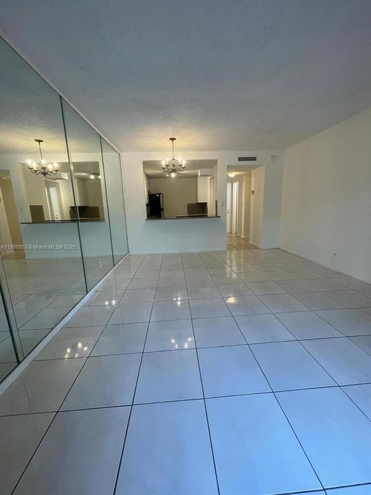 最近租的: $1,535 (1 贝兹, 1 浴室, 695 平方英尺)