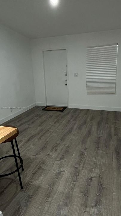 Active With Contract: $2,700 (2 beds, 1 baths, 816 Square Feet)