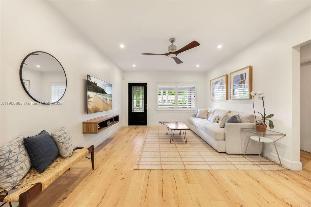 En Venta: $1,850,000 (3 camas, 2 baños, 1661 Pies cuadrados)