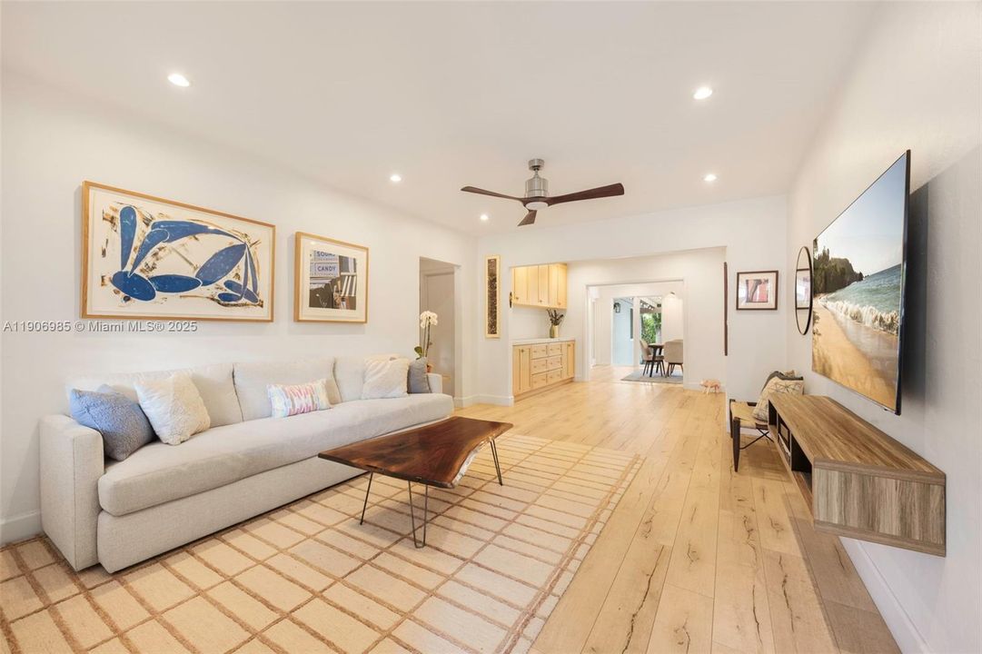 En Venta: $1,850,000 (3 camas, 2 baños, 1661 Pies cuadrados)