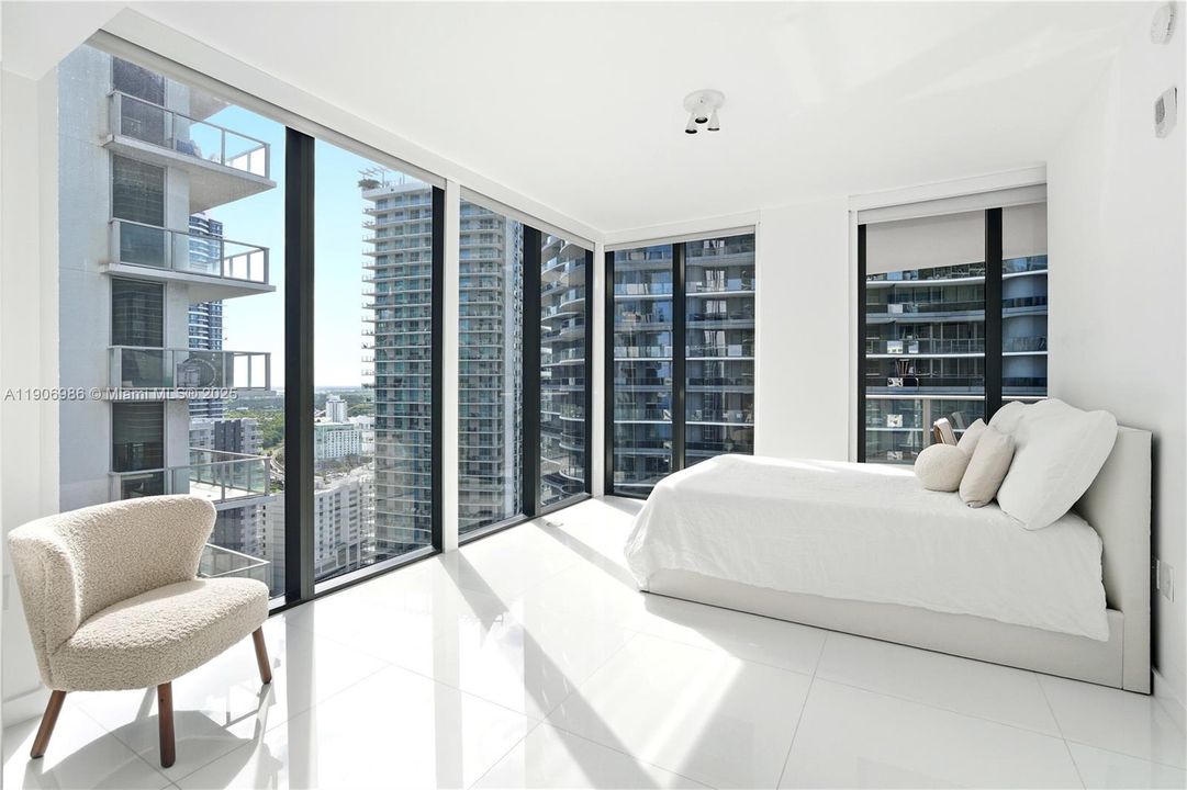 For Sale: $835,000 (1 beds, 2 baths, 1100 Square Feet)