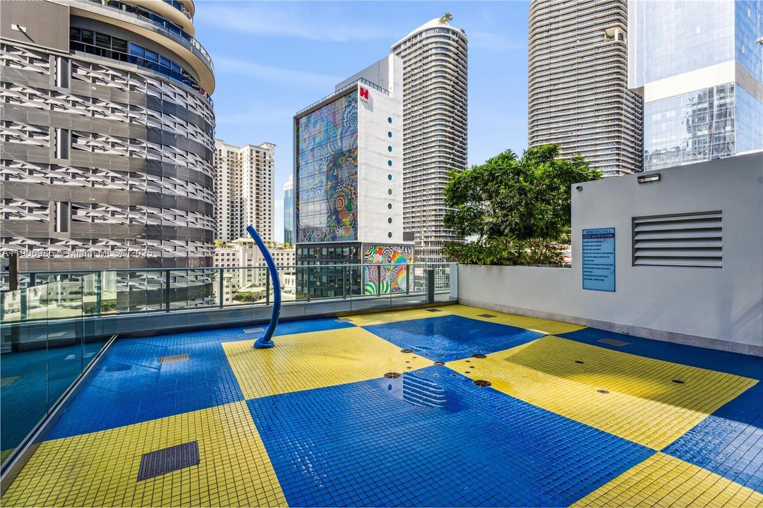 For Sale: $835,000 (1 beds, 2 baths, 1100 Square Feet)