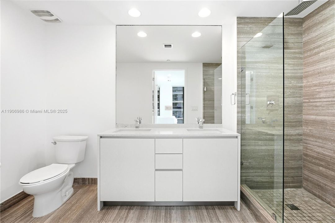 For Sale: $835,000 (1 beds, 2 baths, 1100 Square Feet)