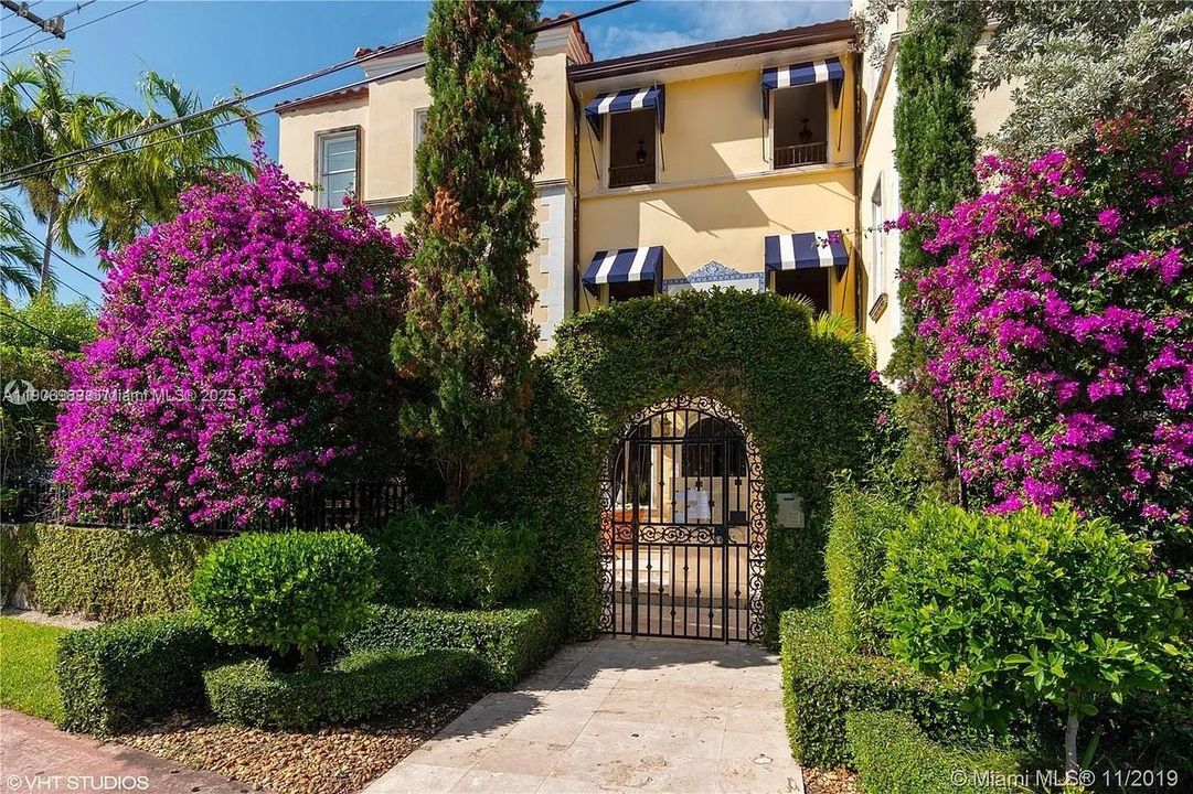 For Rent: $2,800 (1 beds, 1 baths, 603 Square Feet)