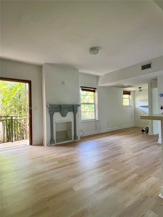 For Rent: $2,800 (1 beds, 1 baths, 603 Square Feet)