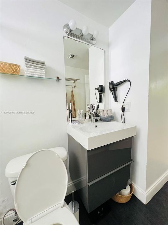 For Rent: $2,800 (1 beds, 1 baths, 603 Square Feet)