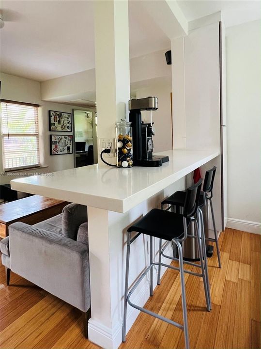 For Rent: $2,800 (1 beds, 1 baths, 603 Square Feet)