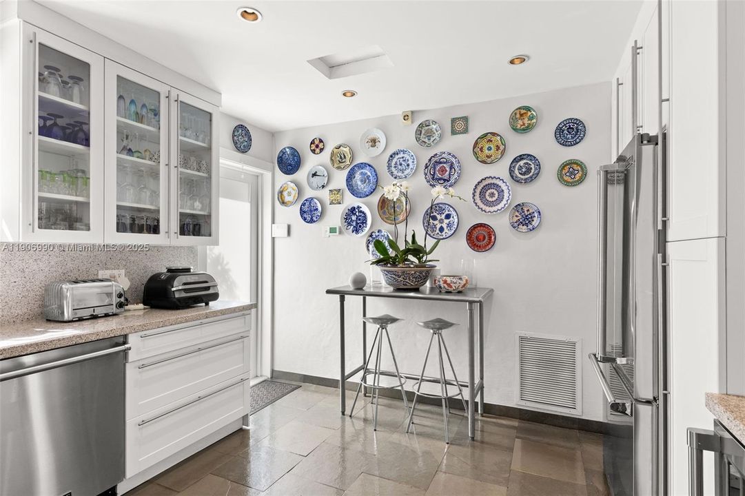 Active With Contract: $1,975,000 (3 beds, 2 baths, 2312 Square Feet)