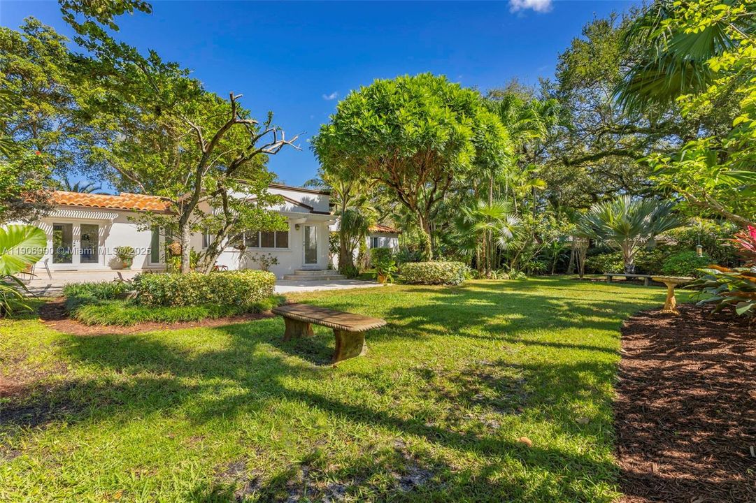 Active With Contract: $1,975,000 (3 beds, 2 baths, 2312 Square Feet)