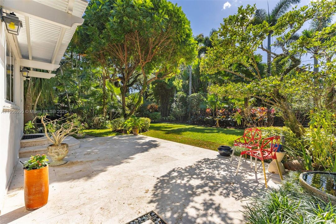 Active With Contract: $1,975,000 (3 beds, 2 baths, 2312 Square Feet)