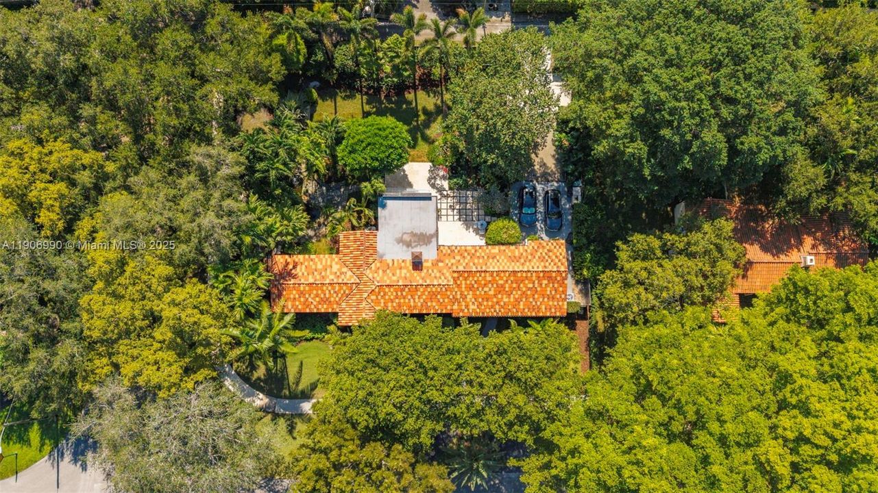 Active With Contract: $1,975,000 (3 beds, 2 baths, 2312 Square Feet)