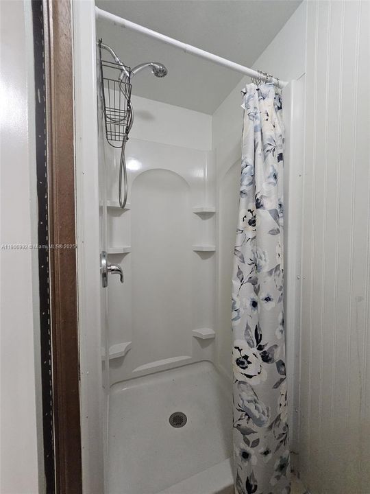 待售: $205,000 (3 贝兹, 3 浴室, 954 平方英尺)