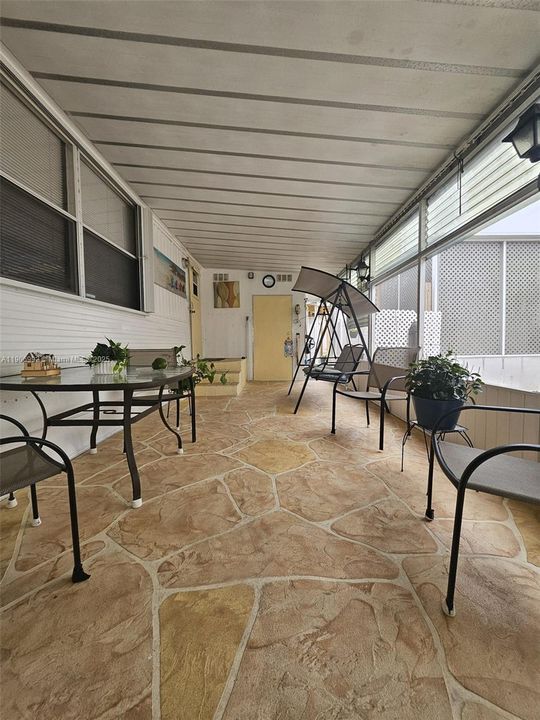 待售: $205,000 (3 贝兹, 3 浴室, 954 平方英尺)