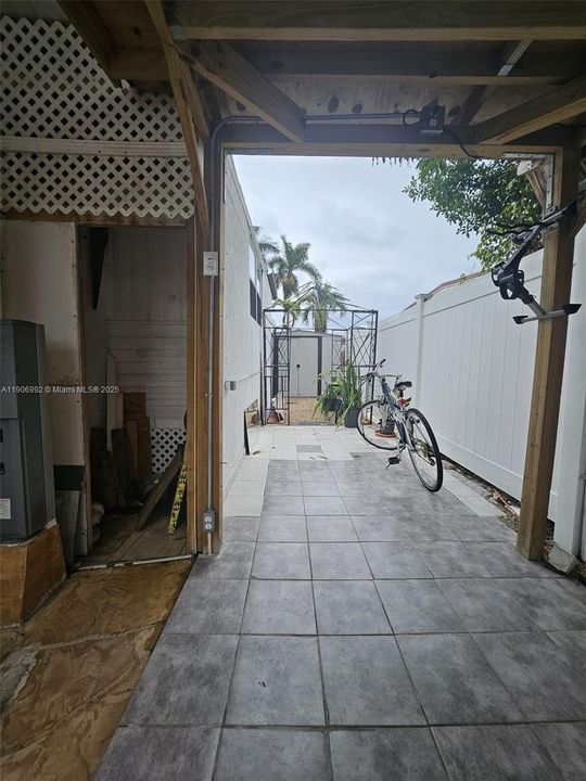 待售: $205,000 (3 贝兹, 3 浴室, 954 平方英尺)