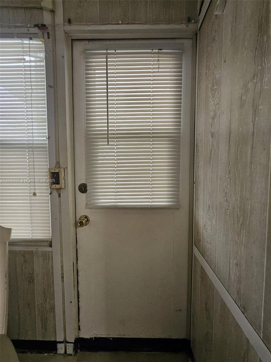 待售: $205,000 (3 贝兹, 3 浴室, 954 平方英尺)