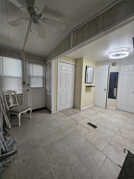 待售: $205,000 (3 贝兹, 3 浴室, 954 平方英尺)