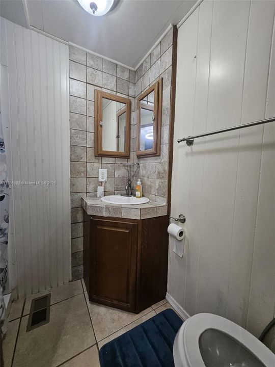 待售: $205,000 (3 贝兹, 3 浴室, 954 平方英尺)