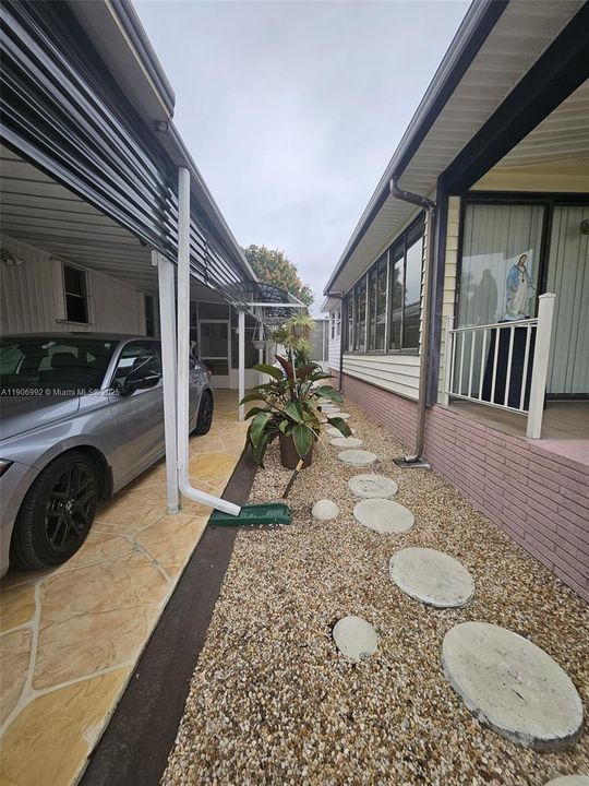 待售: $205,000 (3 贝兹, 3 浴室, 954 平方英尺)