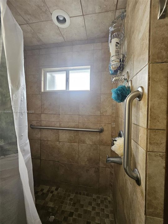 待售: $205,000 (3 贝兹, 3 浴室, 954 平方英尺)