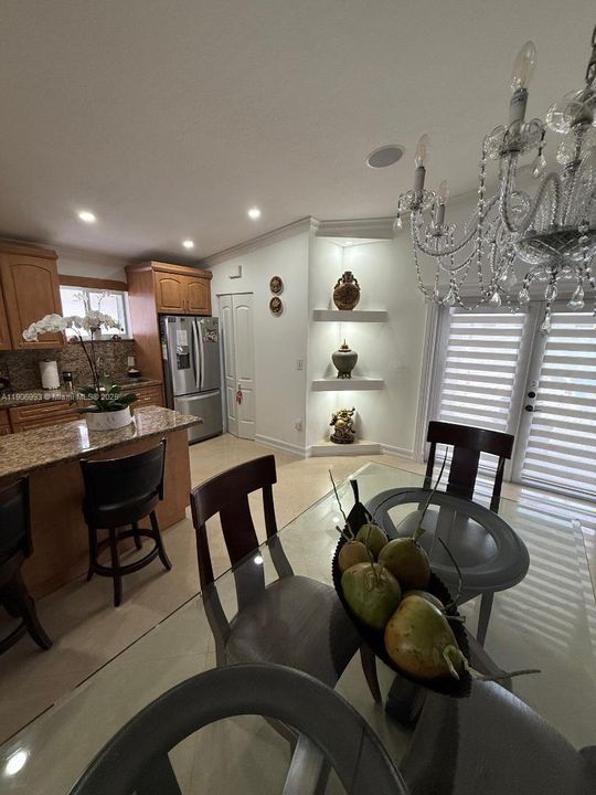 Decorative accent with lighting