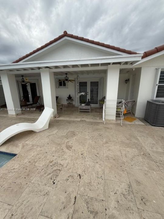 For Sale: $700,000 (3 beds, 2 baths, 1442 Square Feet)