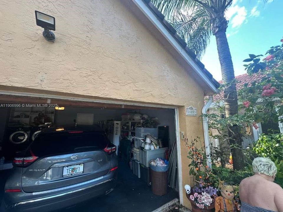 For Sale: $439,900 (2 beds, 2 baths, 1564 Square Feet)